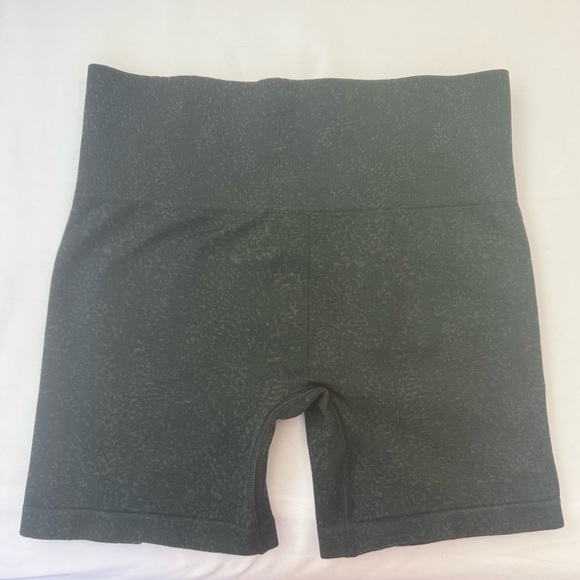 GYMSHARK ADAPT FLECK SEAMLESS SHORTS VICTORY GREEN/UNIT GREEN RARE - Picture 7 of 9